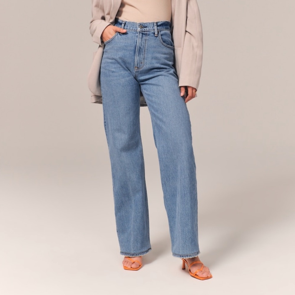 Abercrombie & Fitch 90’s High Rise Relaxed Jeans Size 28 Long NWOT